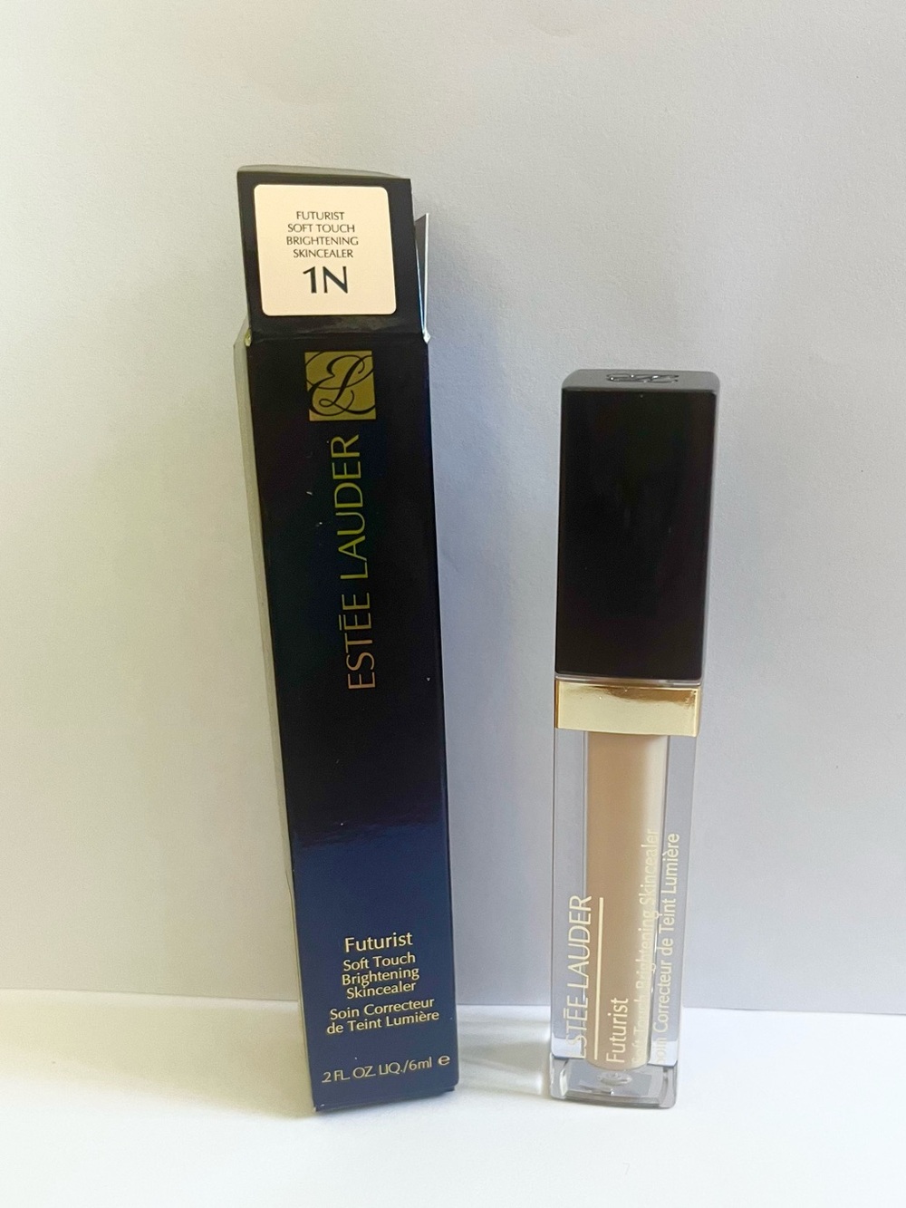 Estée Lauder Futurist Soft
Touch Brightening Skincealer
Concealer # 1N
